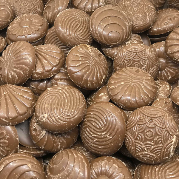 Lys Melk (Milk Chocolate Seashells & Snail Shells)
