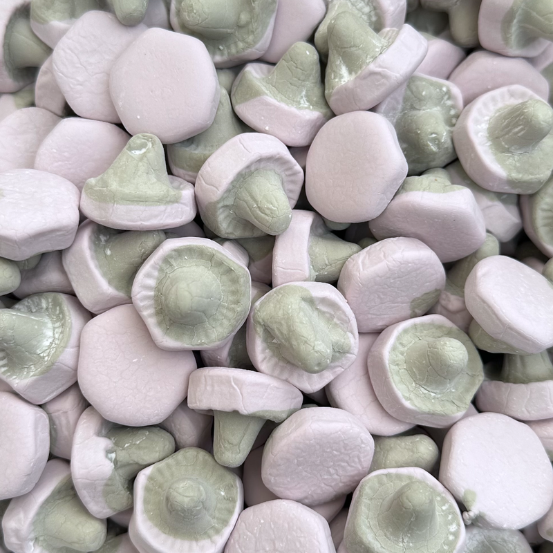 Viol Lakrits Svamp (Violet Liquorice Foam Mushrooms)