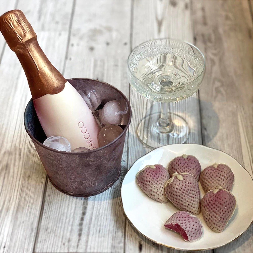 Handcrafted Belgian Chocolate Prosecco And Strawberries Gift Box (No Alcohol) - 12.7oz (360g)