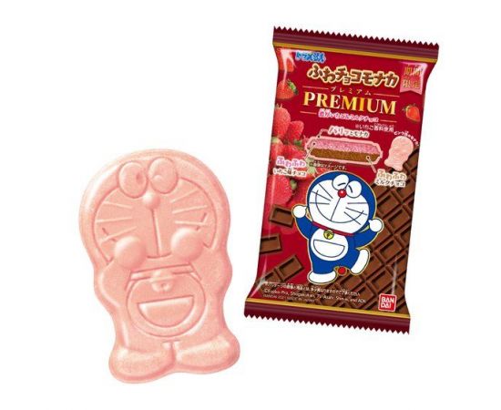Doraemon - Premium Strawberry Chocolate Wafer - 17g